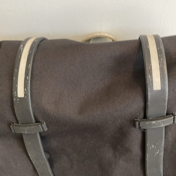 Herschel Supply Company gray cinch-top backpack - Picture 2 of 8